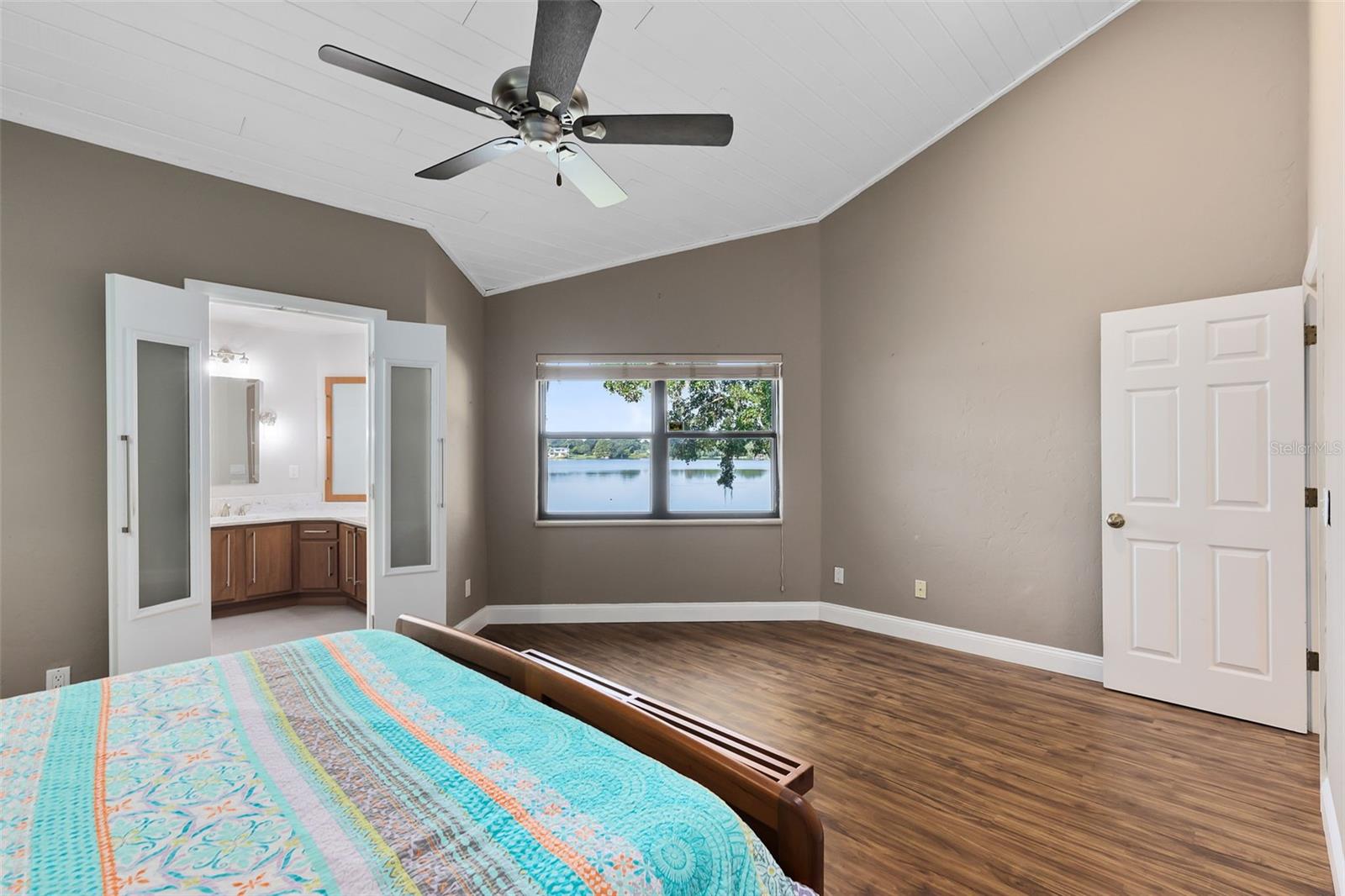 Image 11 of 29 For 2945 Lake Pineloch Boulevard 18-26