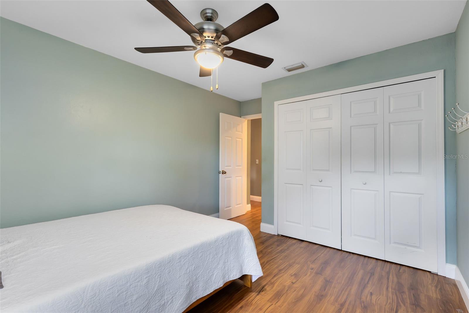 Image 17 of 29 For 2945 Lake Pineloch Boulevard 18-26