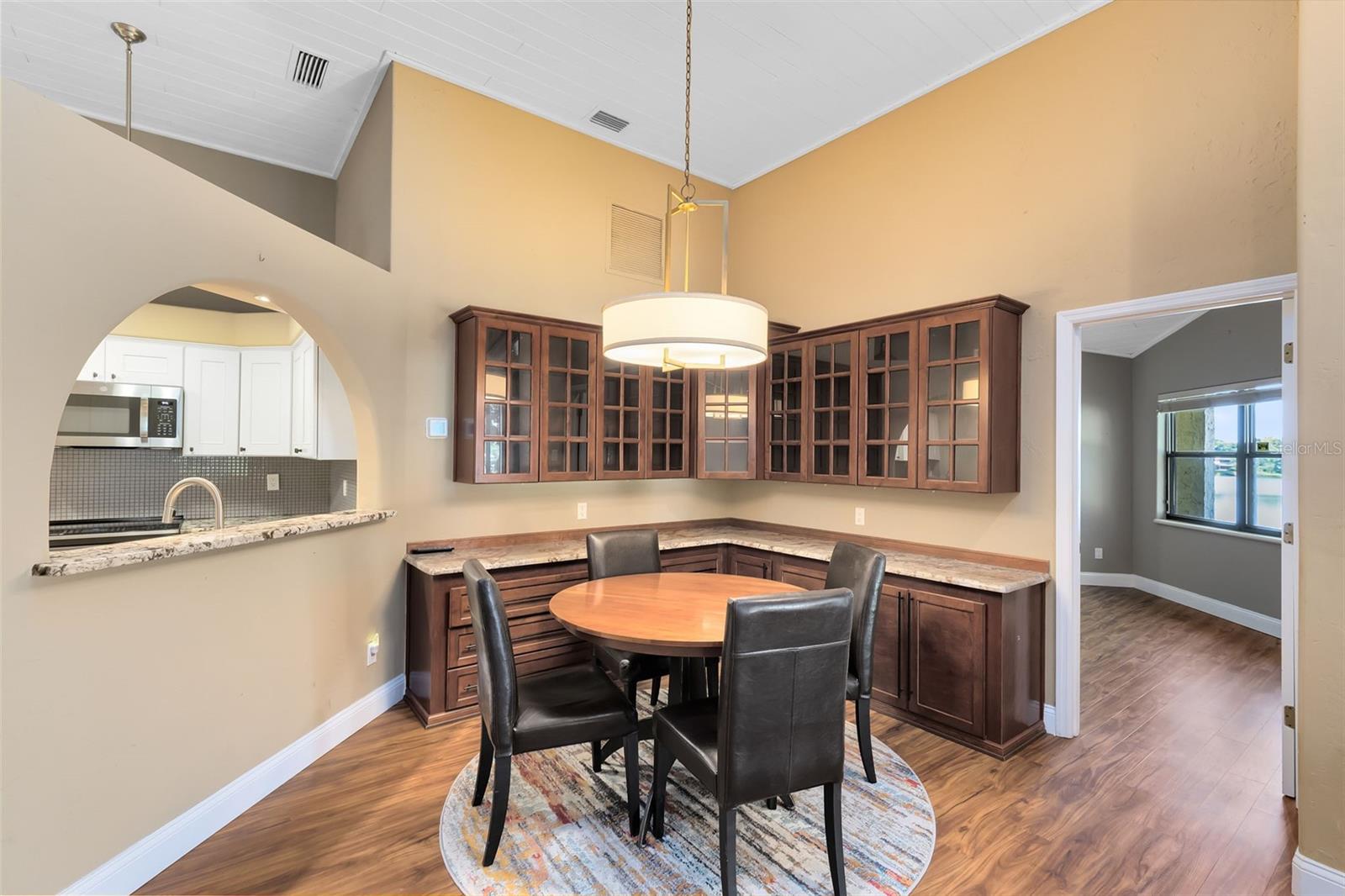 Image 20 of 29 For 2945 Lake Pineloch Boulevard 18-26