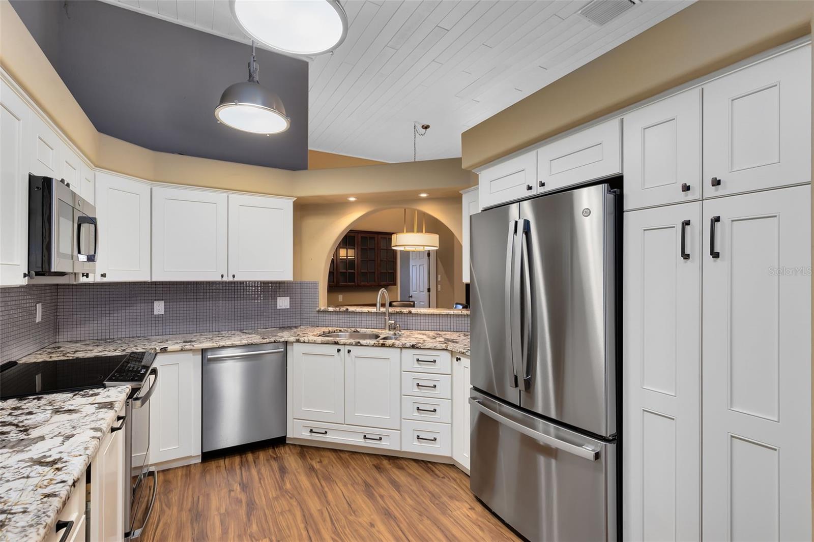 Image 4 of 29 For 2945 Lake Pineloch Boulevard 18-26