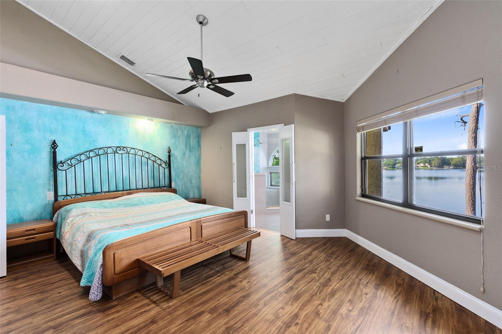 Image 9 of 29 For 2945 Lake Pineloch Boulevard 18-26