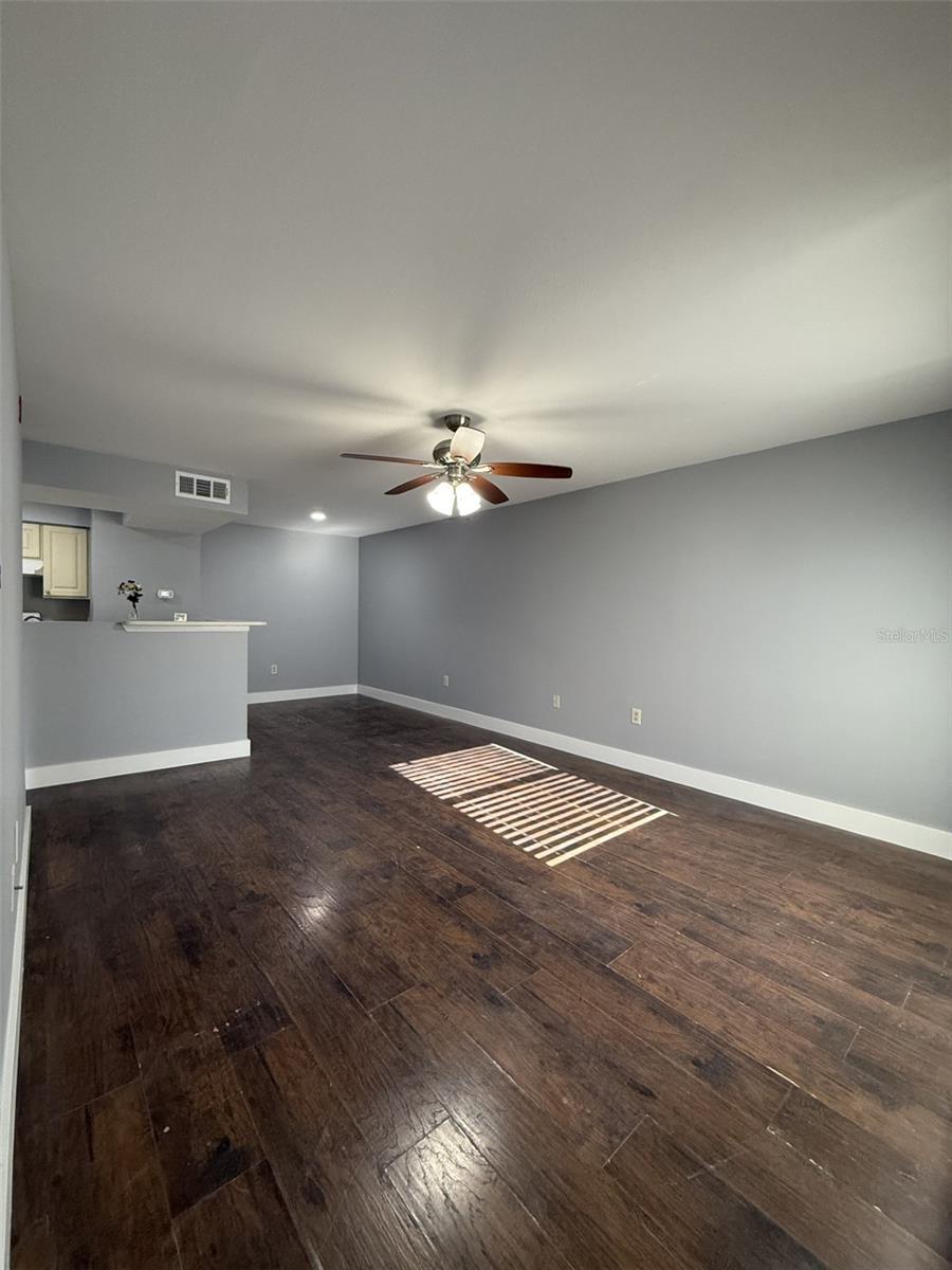 Image 4 of 9 For 3008 Parkway Boulevard 302