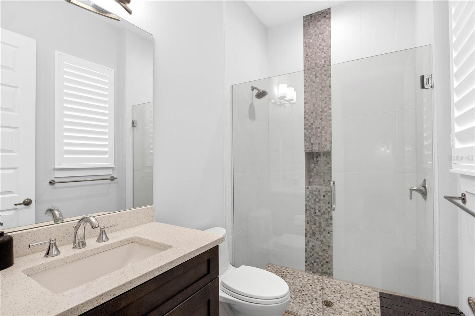 Image 22 of 46 For 15947 Vetta Drive