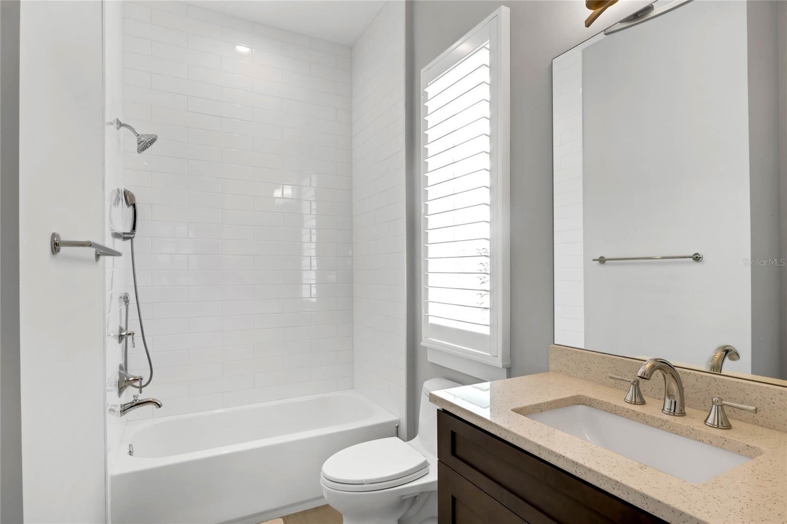 Image 33 of 46 For 15947 Vetta Drive
