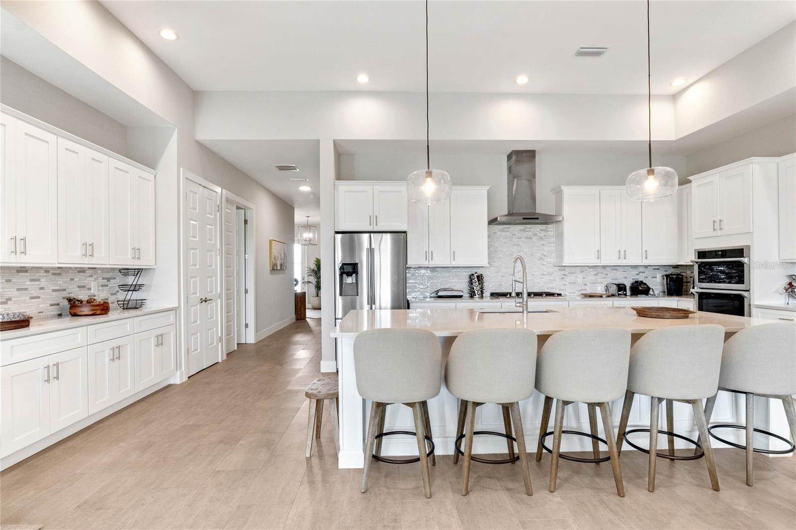 Image 7 of 46 For 15947 Vetta Drive