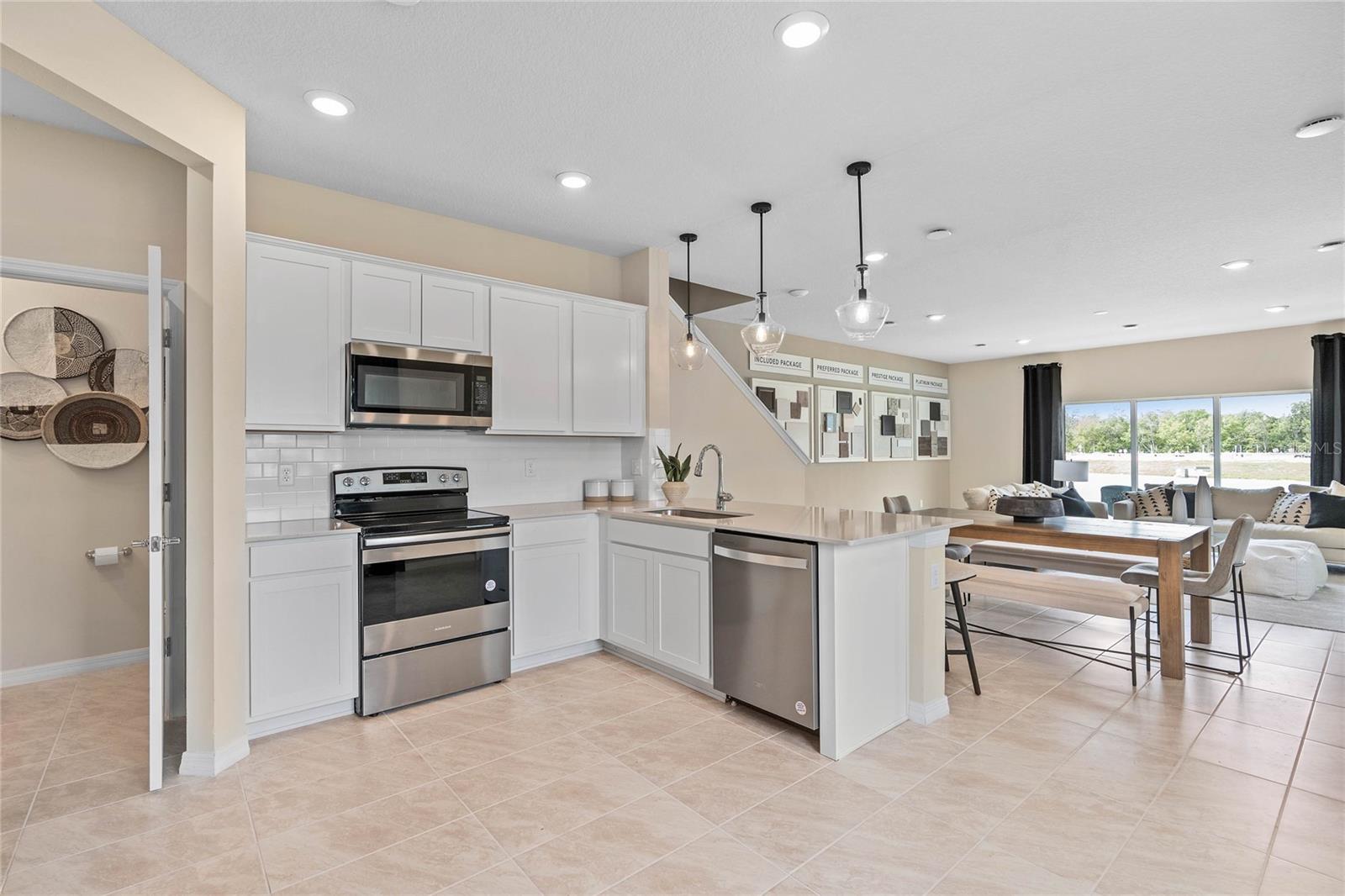 Image 5 of 27 For 405 Meadowland Point