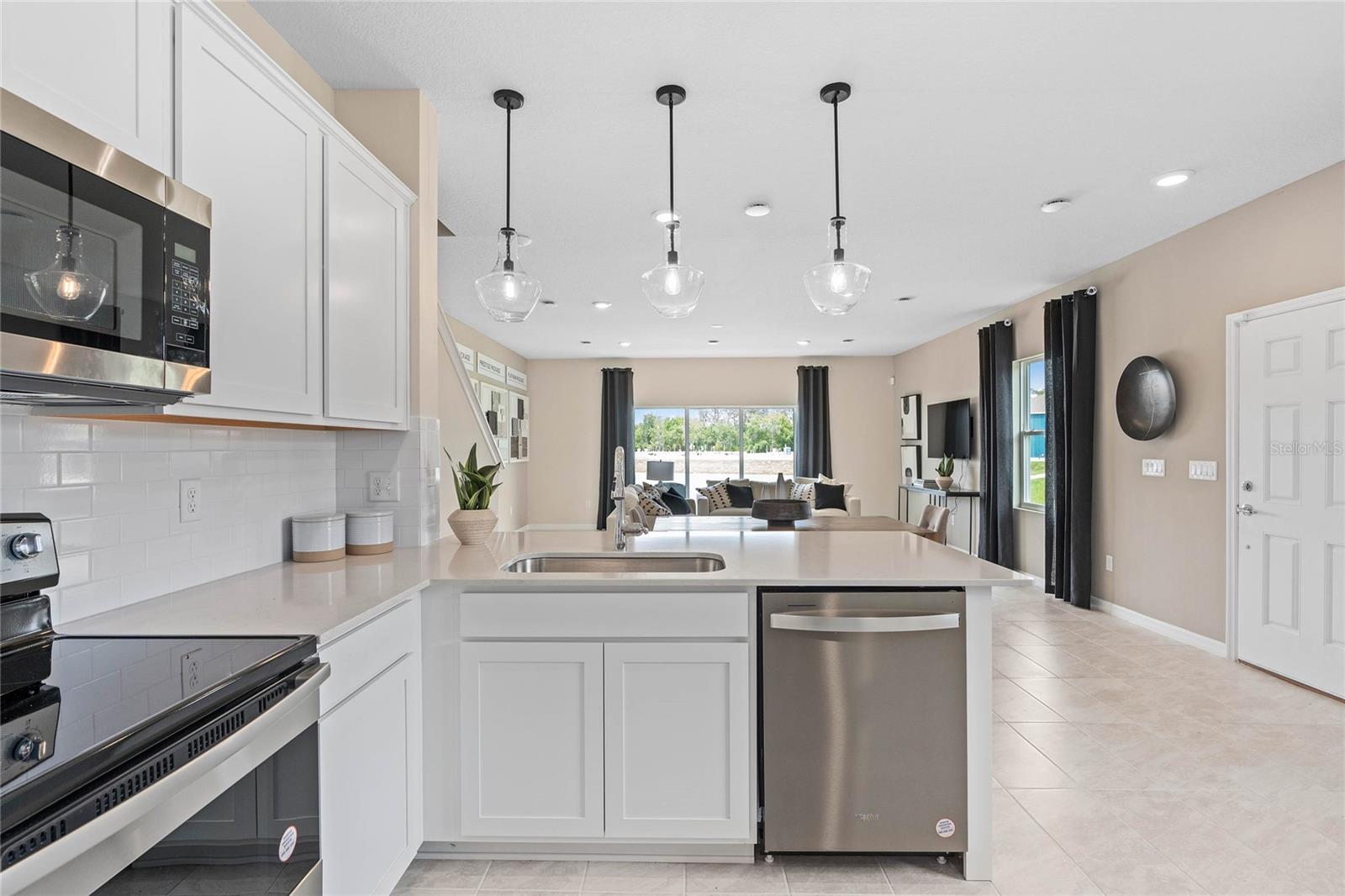 Image 7 of 27 For 405 Meadowland Point