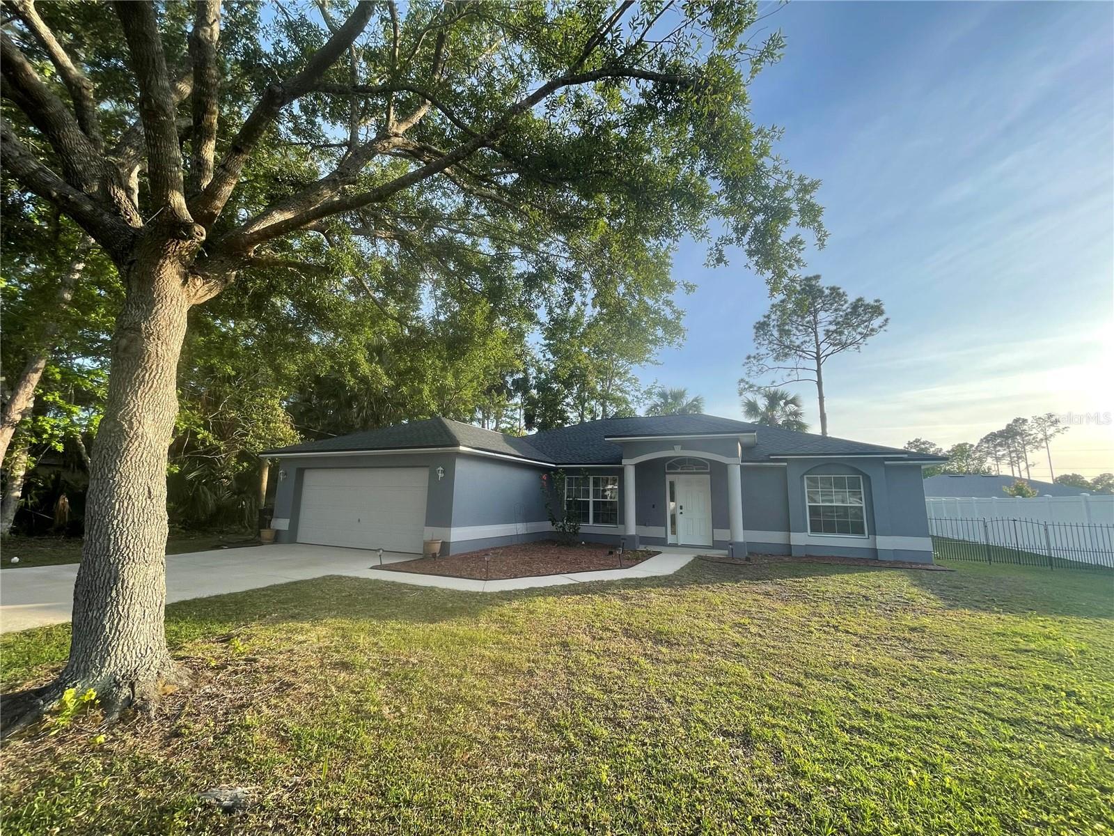 Image 3 of 37 For 10 Pinetree Drive
