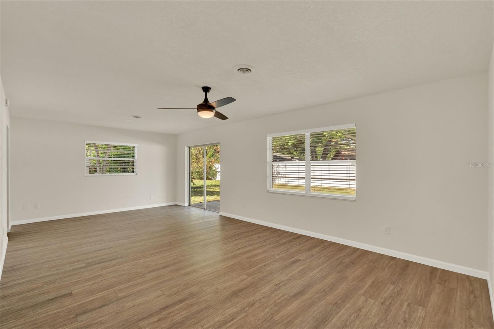 Image 14 of 42 For 5210 Poinsetta Avenue