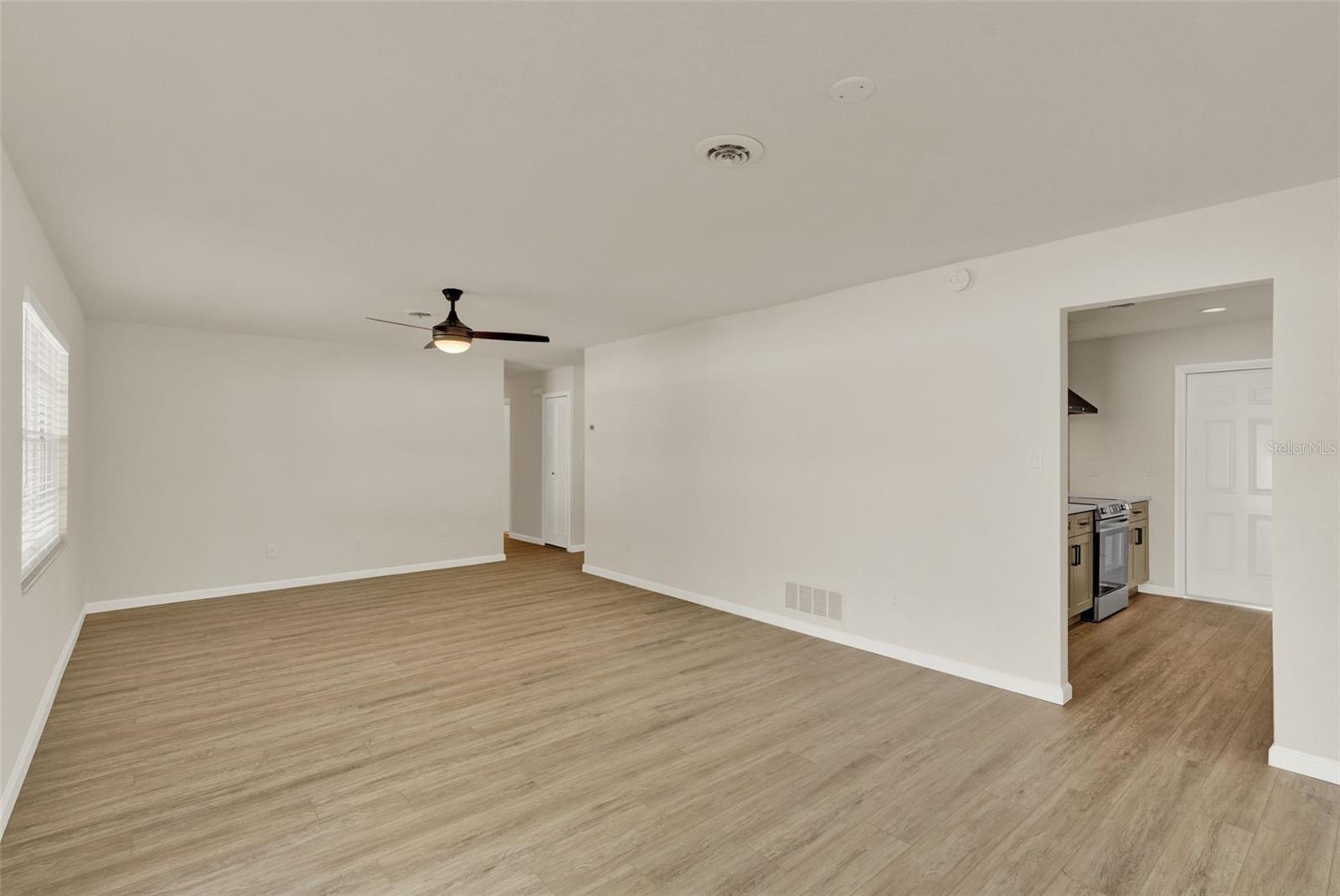 Image 17 of 42 For 5210 Poinsetta Avenue
