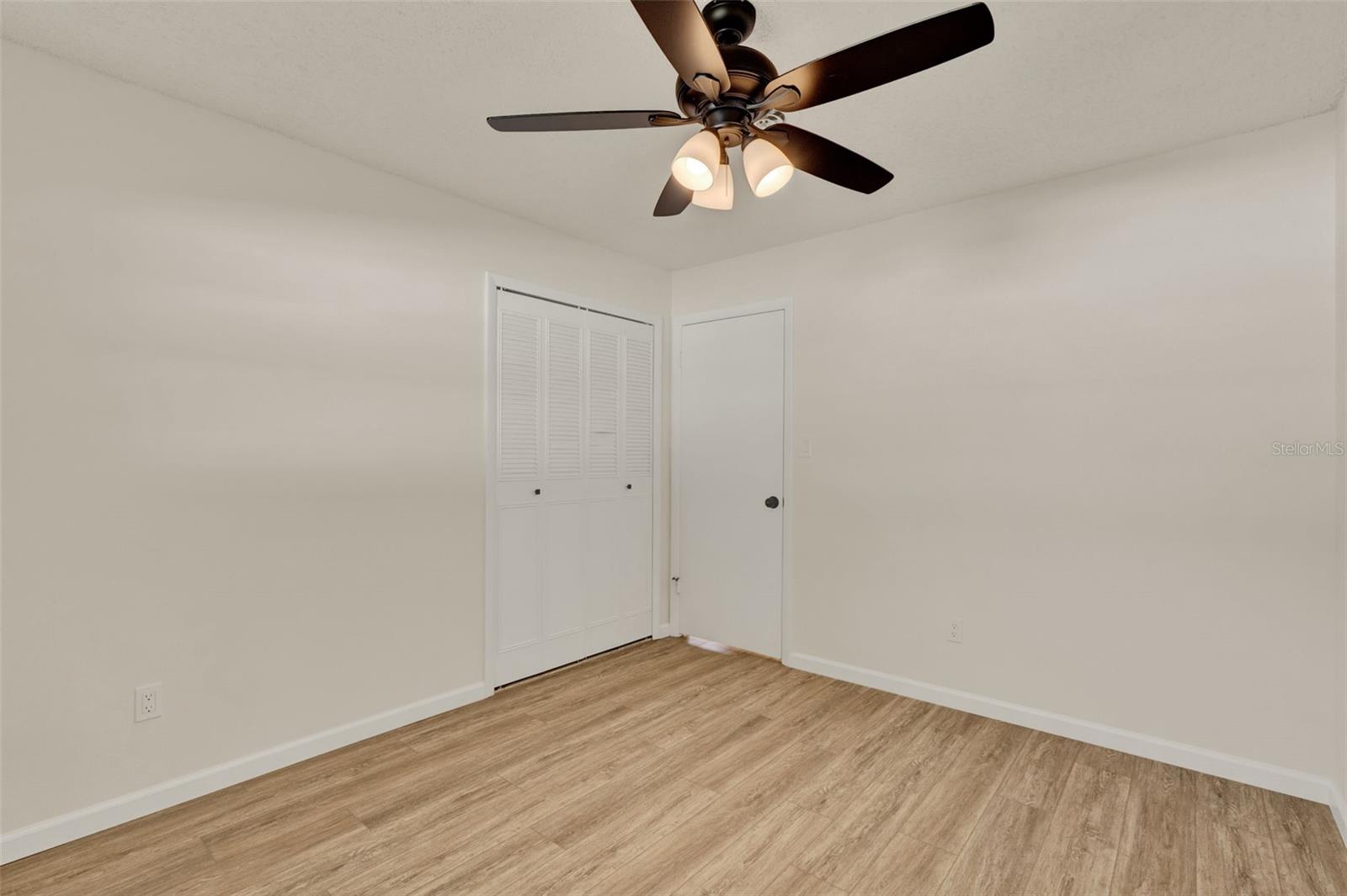 Image 22 of 42 For 5210 Poinsetta Avenue