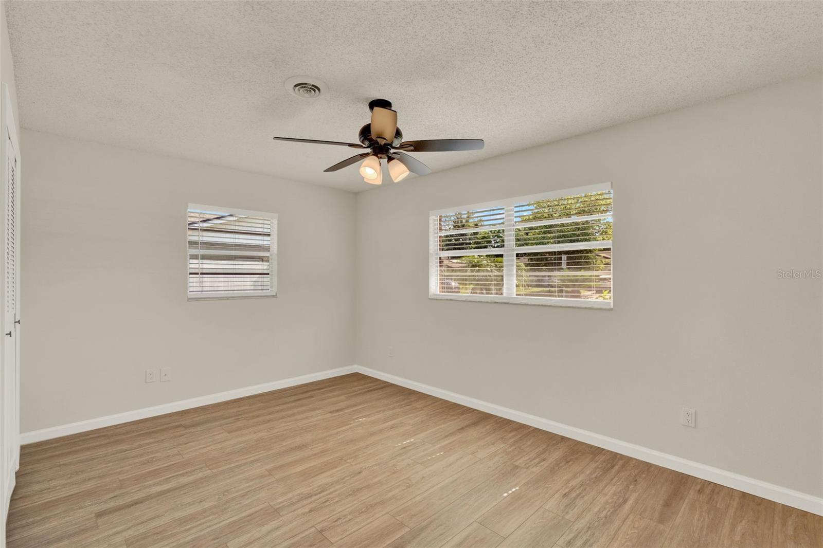 Image 27 of 42 For 5210 Poinsetta Avenue