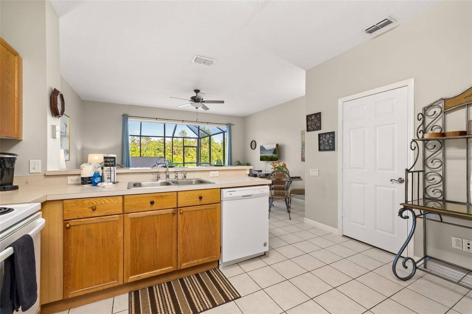 Image 20 of 100 For 2346 Silver Palm Drive