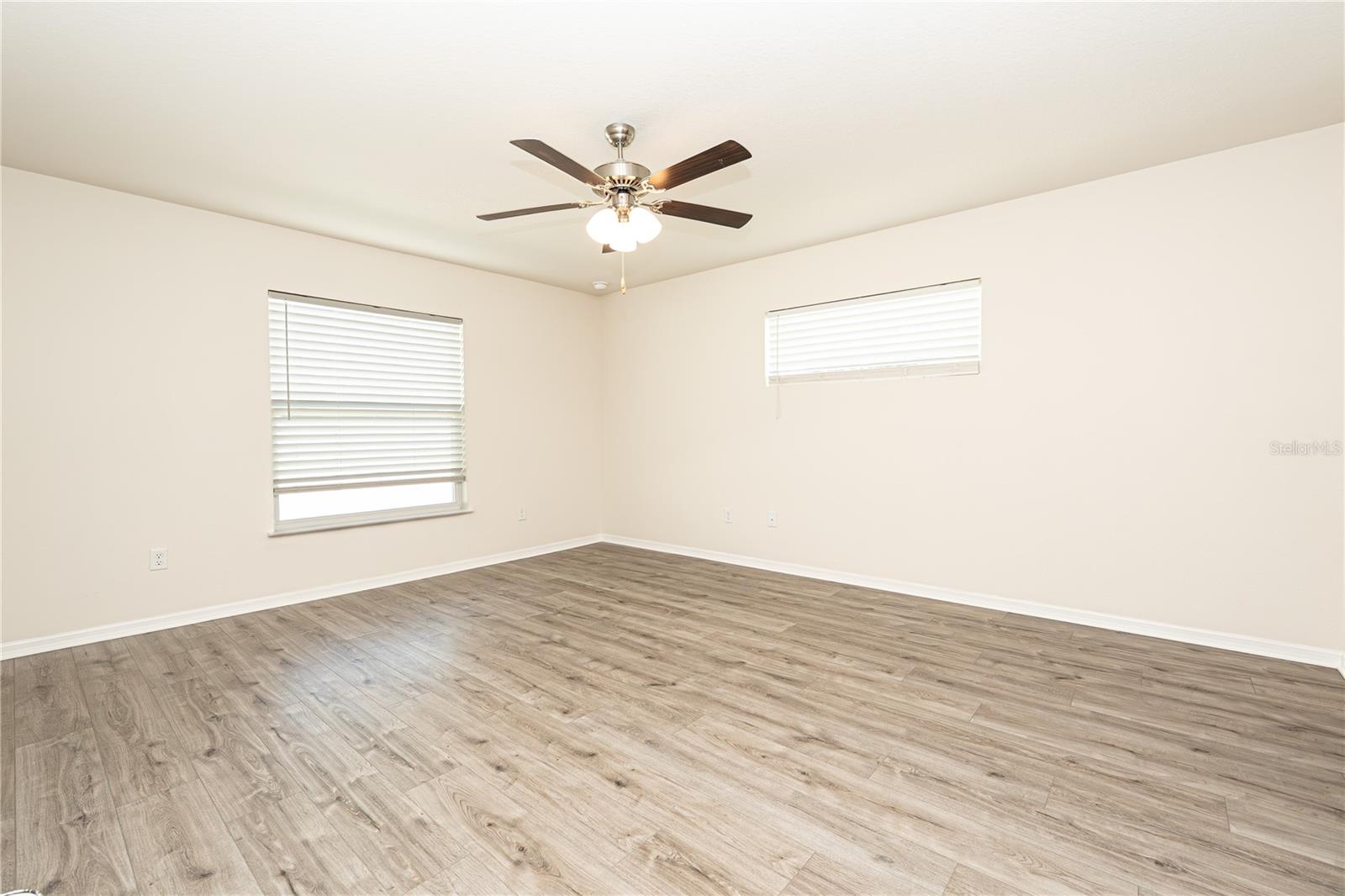 Image 14 of 27 For 15476 34th Court Road
