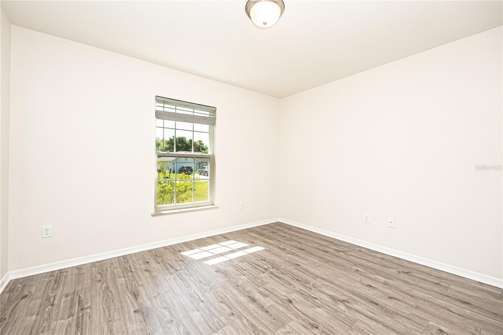 Image 20 of 27 For 15476 34th Court Road