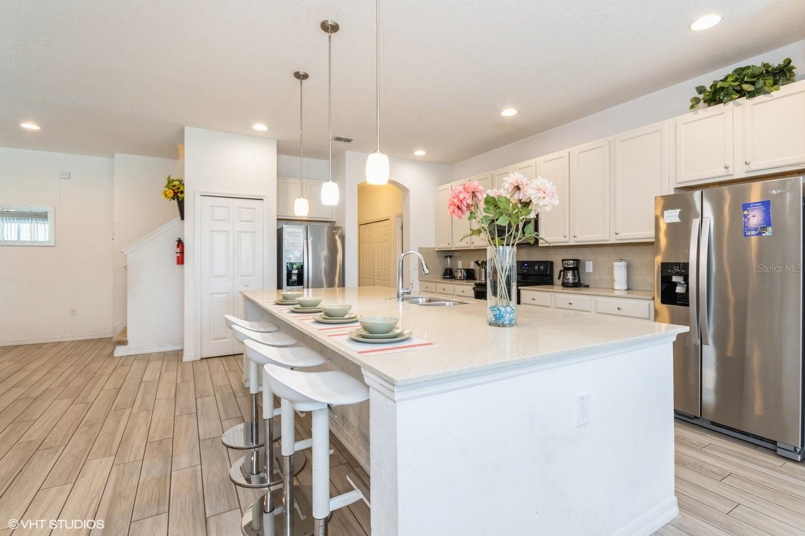 Listing photo id 8 for 7017 Oakwood Street