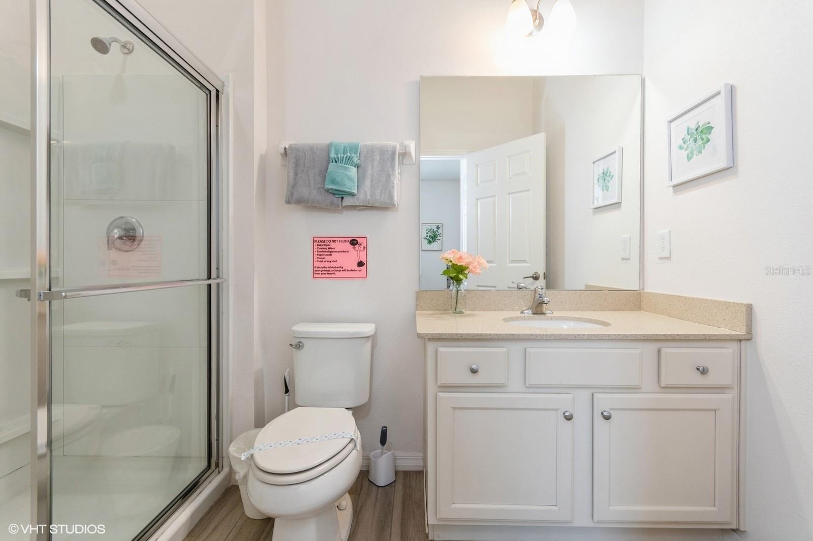 Listing photo id 20 for 7017 Oakwood Street