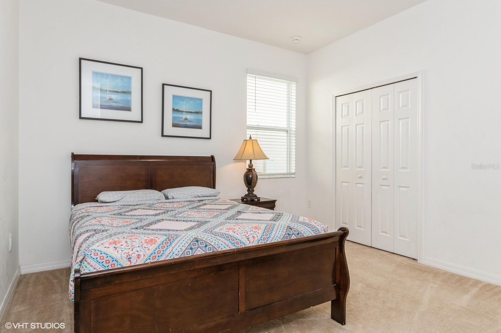 Listing photo id 26 for 7017 Oakwood Street