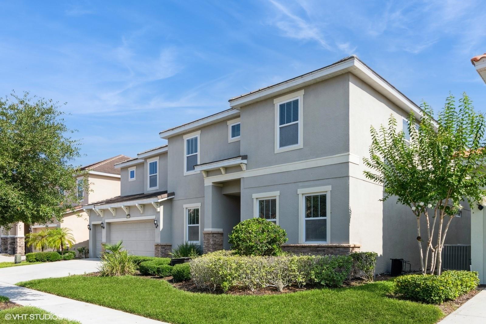 Listing photo id 1 for 7017 Oakwood Street