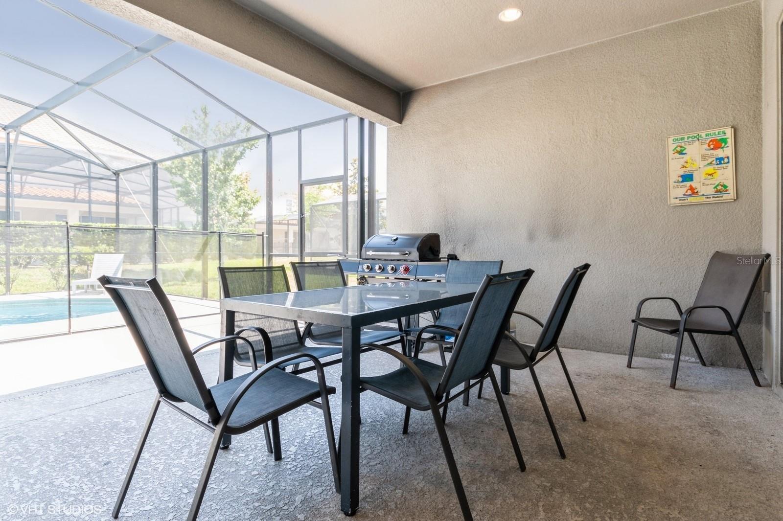 Listing photo id 32 for 7017 Oakwood Street