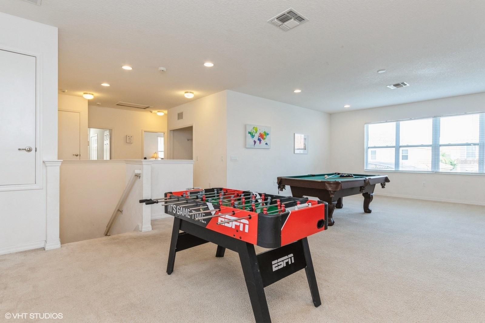 Listing photo id 38 for 7017 Oakwood Street