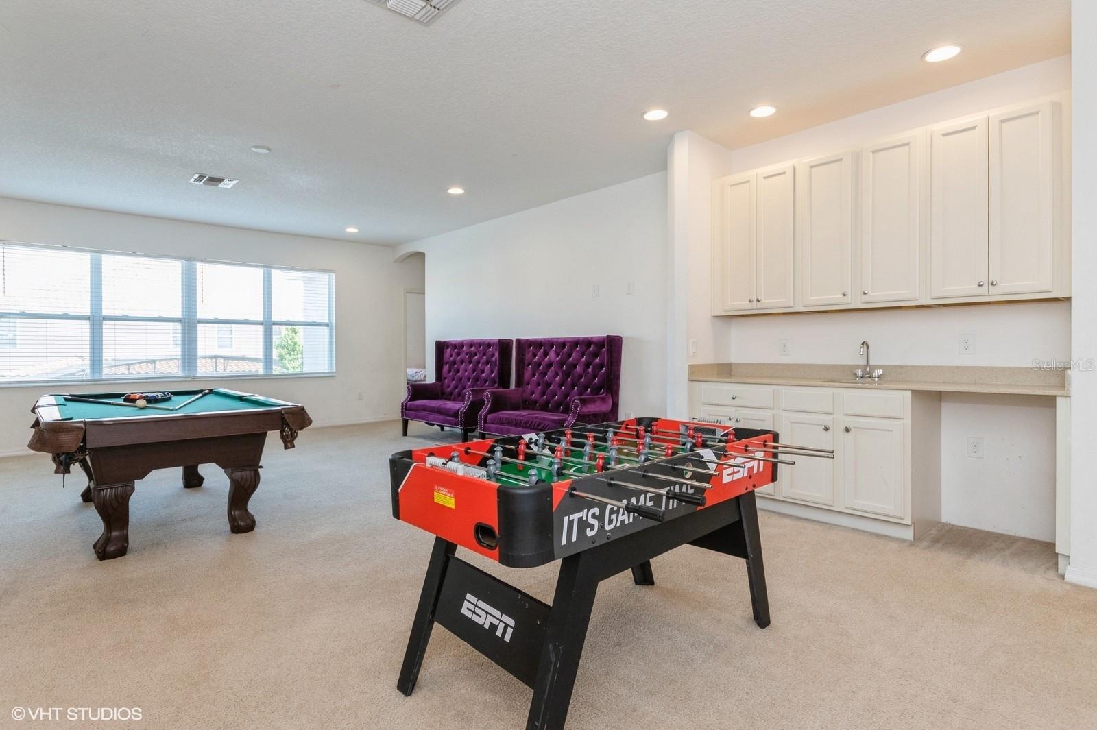 Listing photo id 42 for 7017 Oakwood Street