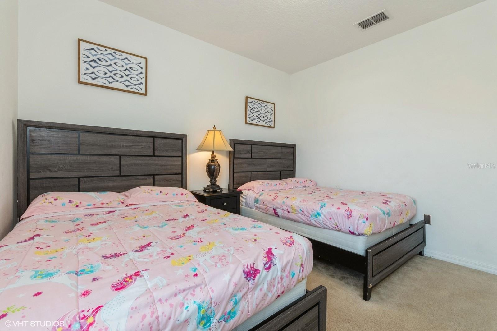 Listing photo id 43 for 7017 Oakwood Street