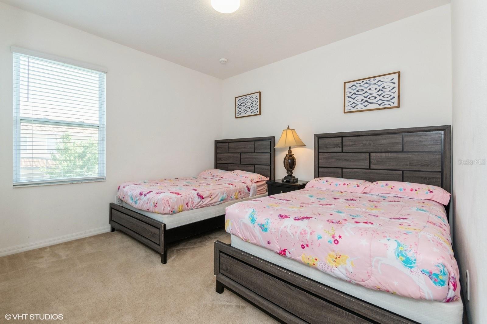 Listing photo id 44 for 7017 Oakwood Street