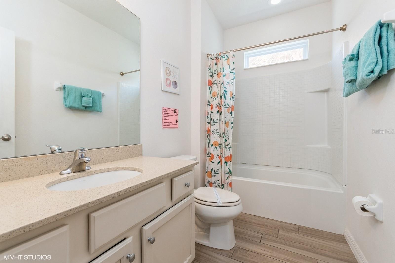 Listing photo id 47 for 7017 Oakwood Street