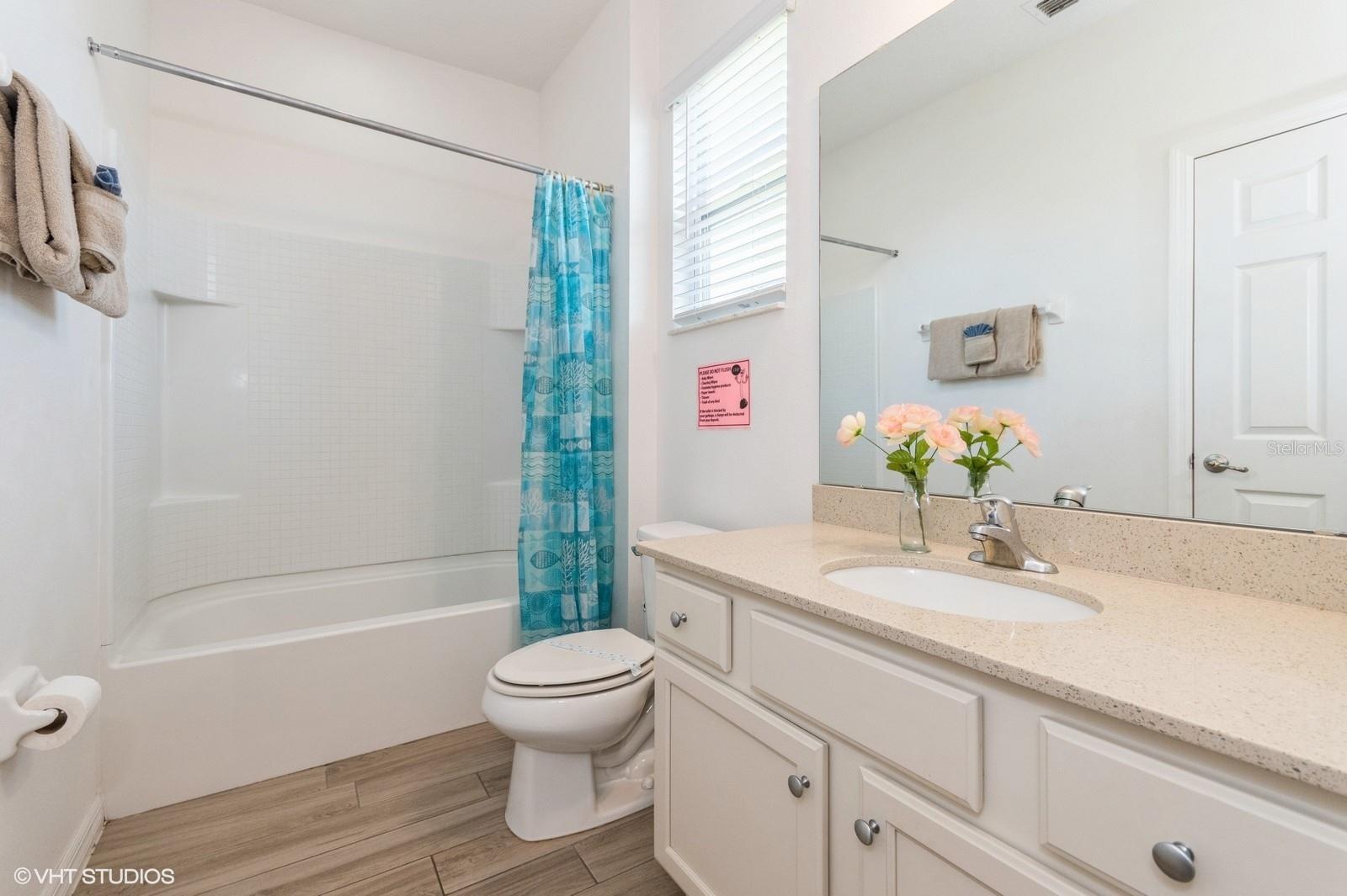 Listing photo id 59 for 7017 Oakwood Street