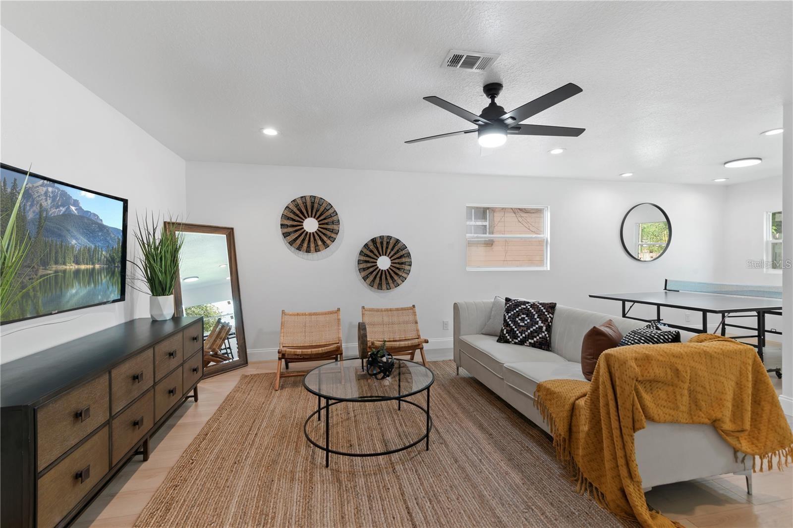 Image 21 of 31 For 9987 Triple Crown Circle