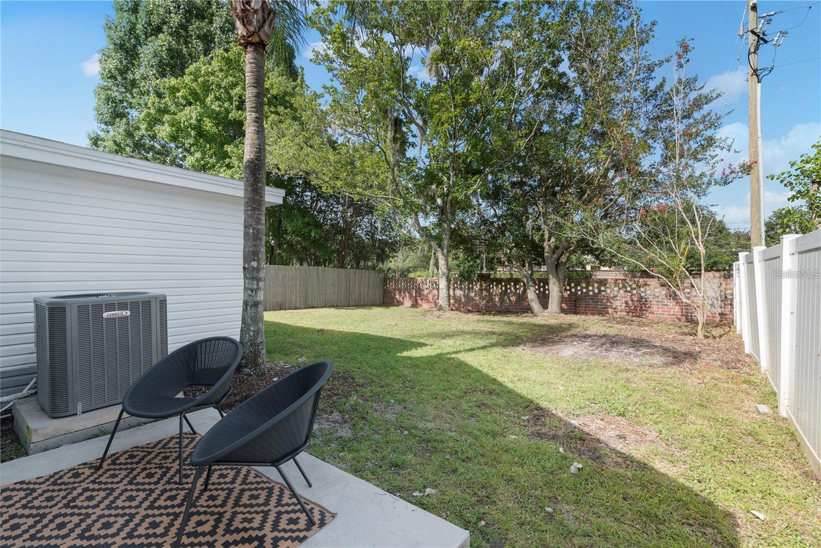 Image 27 of 31 For 9987 Triple Crown Circle