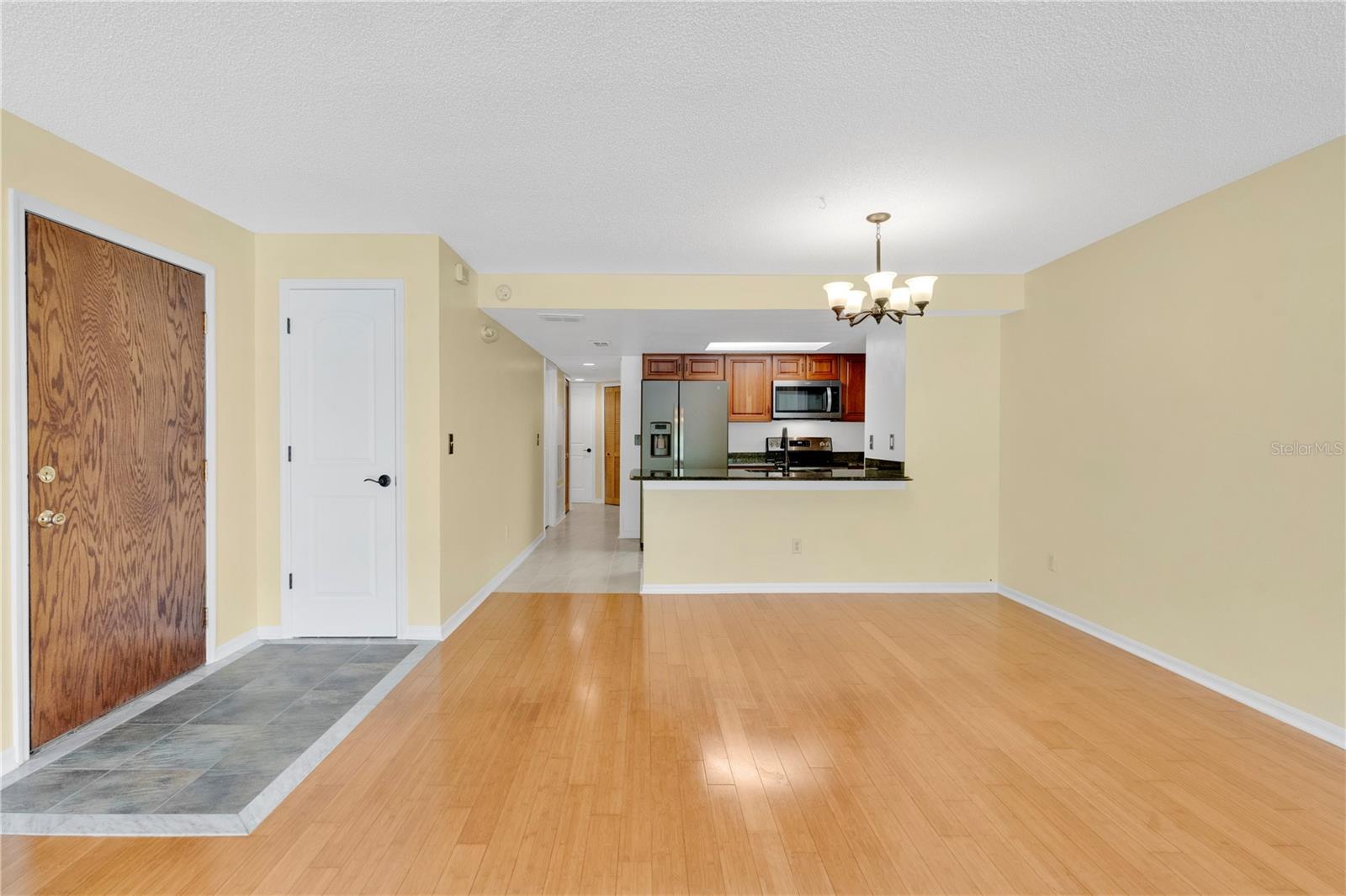 Image 11 of 34 For 2020 Royal Bay Boulevard 91