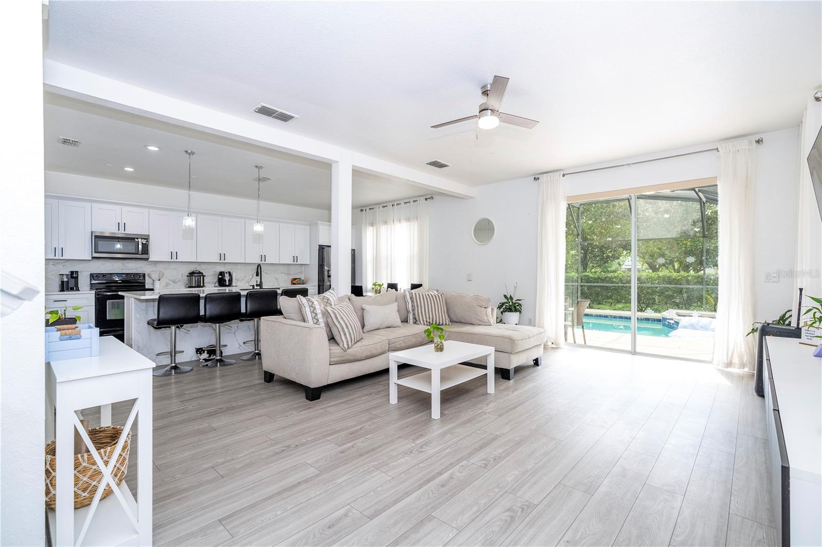 Image 36 of 69 For 17614 Woodcrest Way