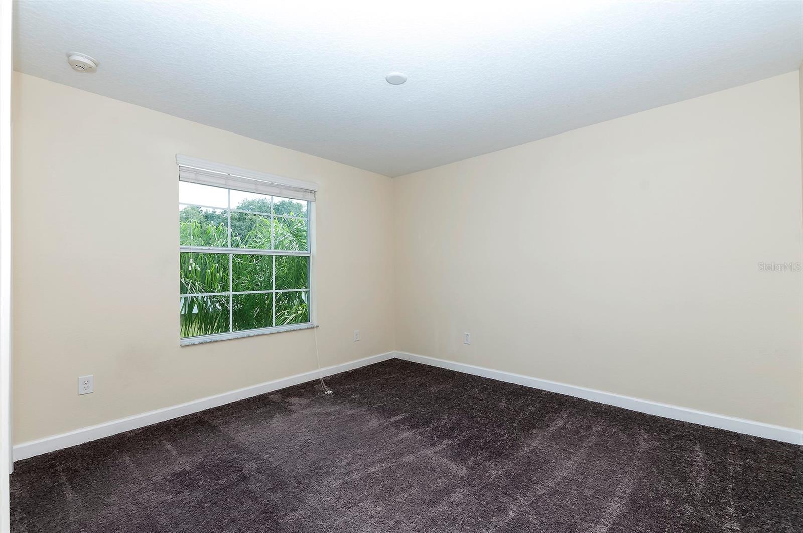 Image 10 of 32 For 1748 Thetford Circle