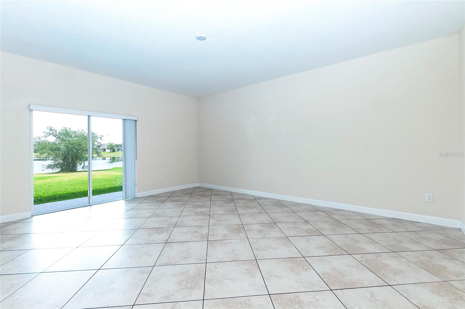 Image 17 of 32 For 1748 Thetford Circle