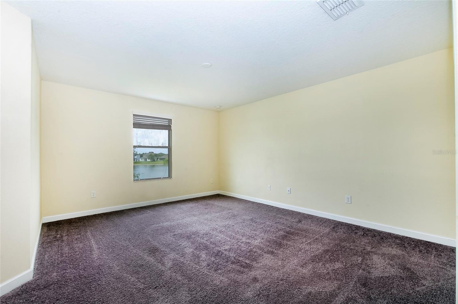 Image 8 of 32 For 1748 Thetford Circle