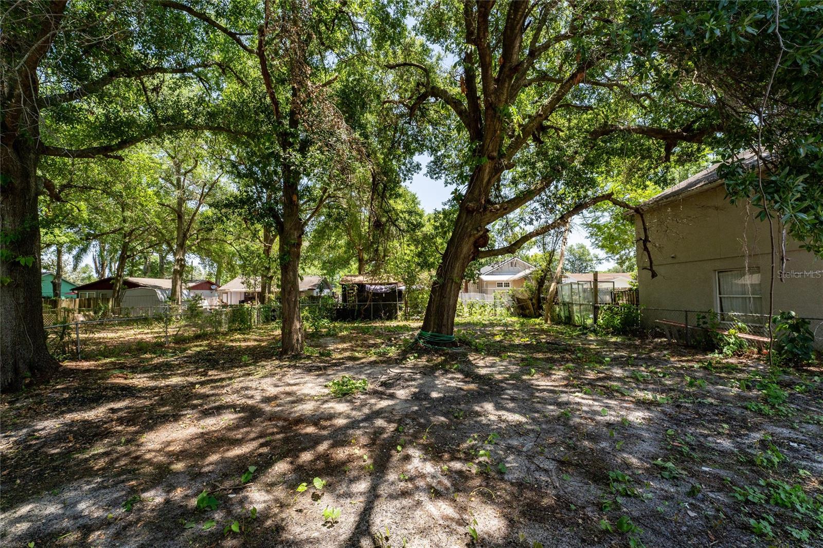 Image 22 of 24 For 415 Lancelot Avenue