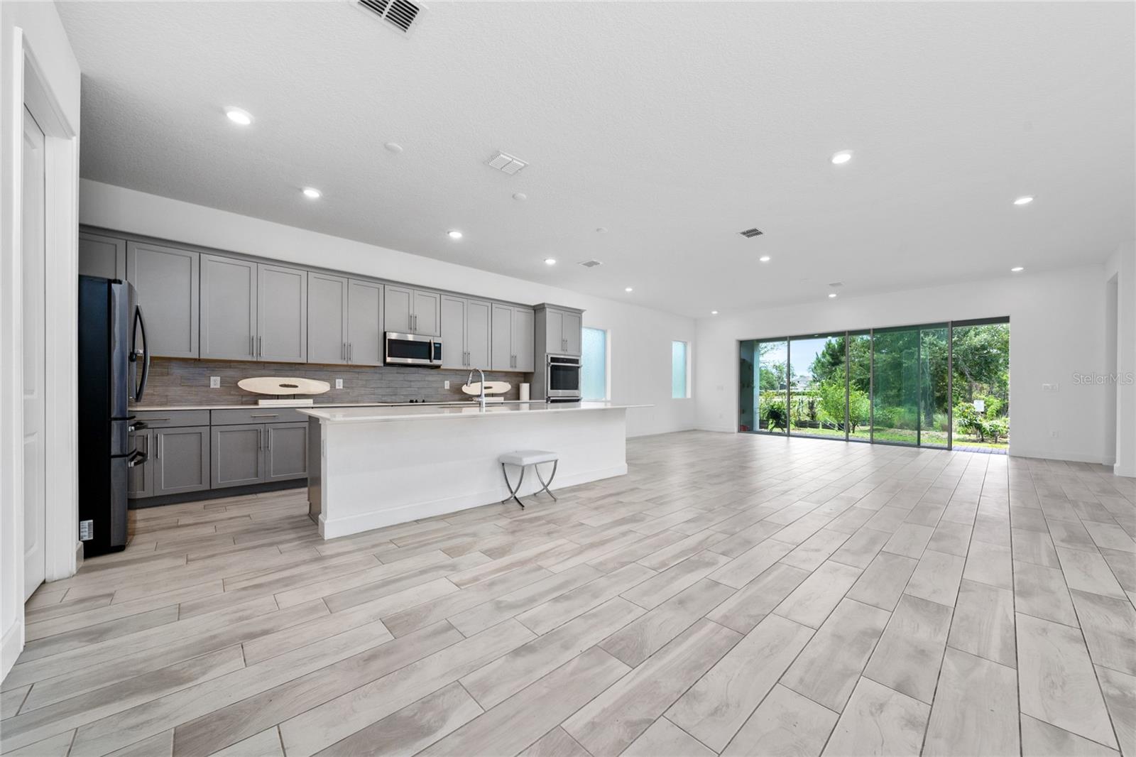 Image 10 of 37 For 7687 Bowery Drive