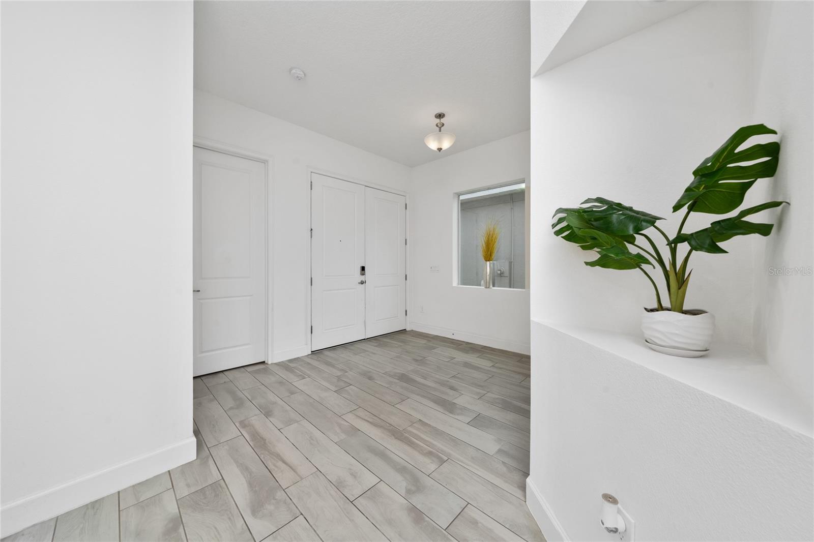 Image 7 of 37 For 7687 Bowery Drive