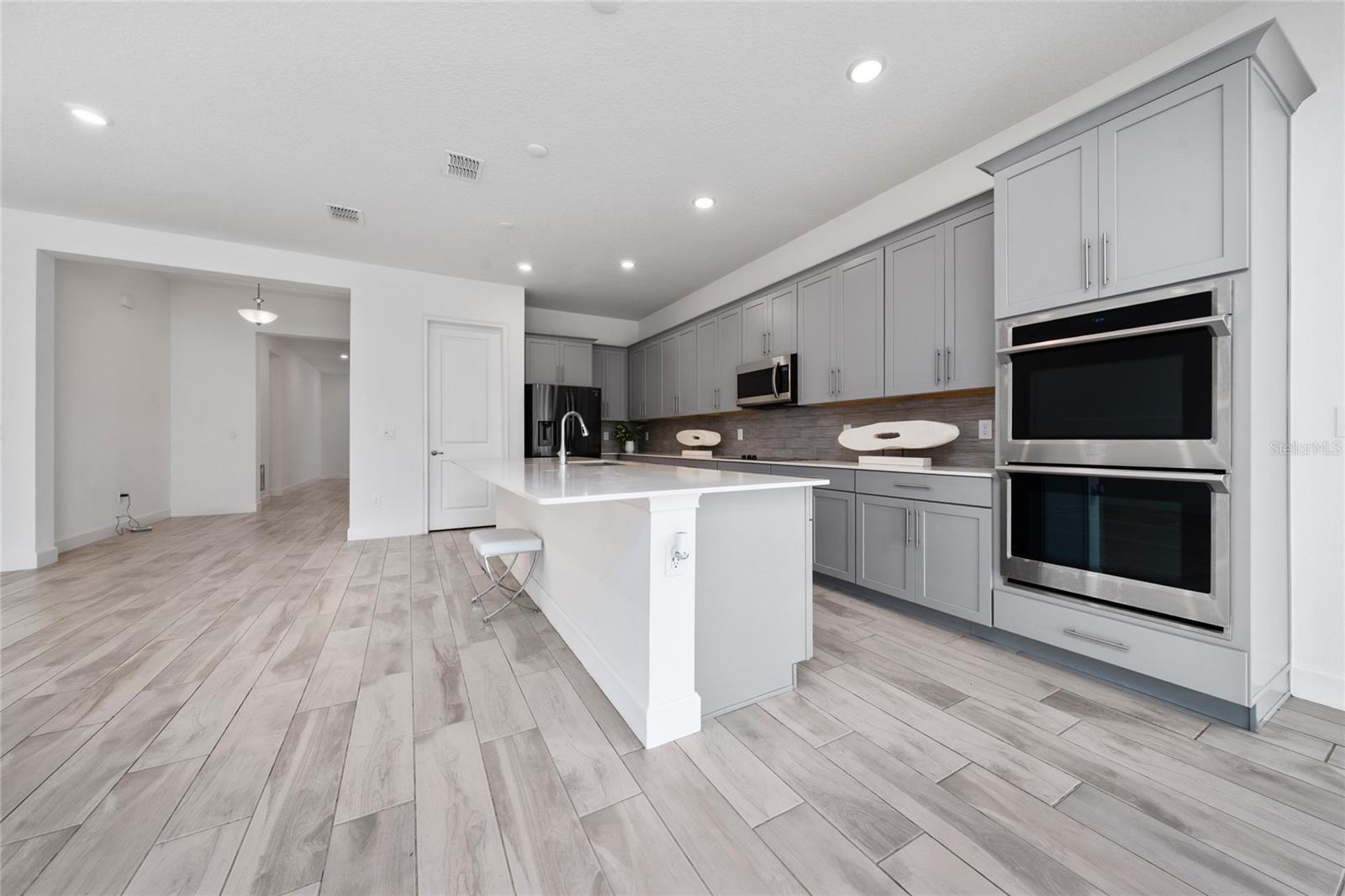 Image 9 of 37 For 7687 Bowery Drive