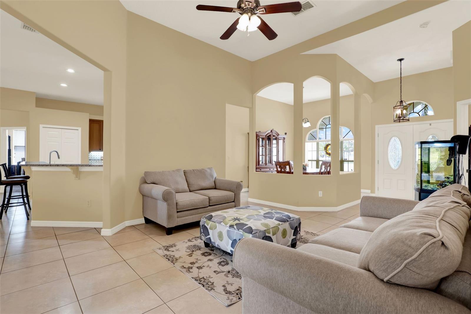 Image 4 of 58 For 14036 Cherry Bush Court