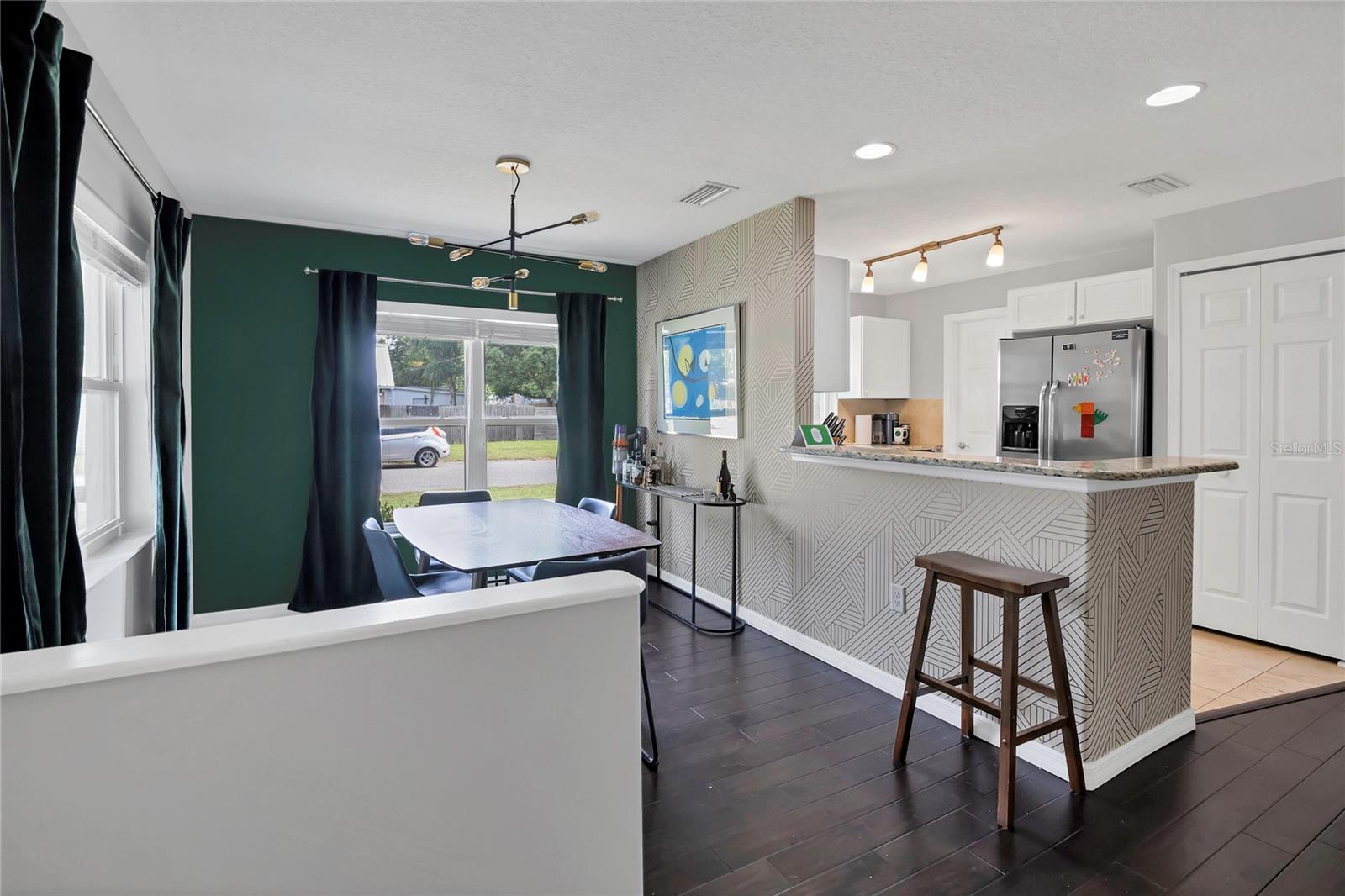 Image 6 of 19 For 2401 Mayer Street