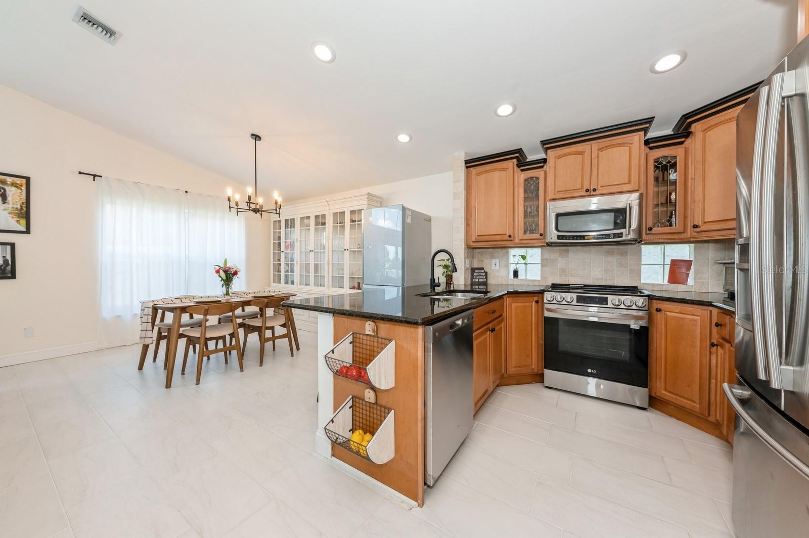 Image 12 of 41 For 7886 Manor Forest Boulevard