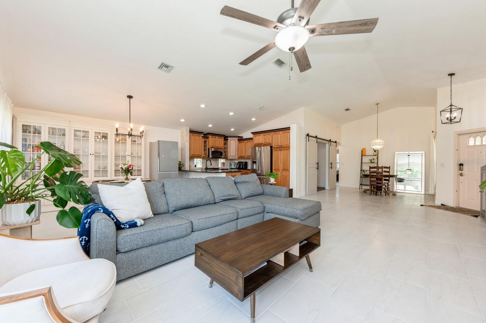 Image 25 of 41 For 7886 Manor Forest Boulevard