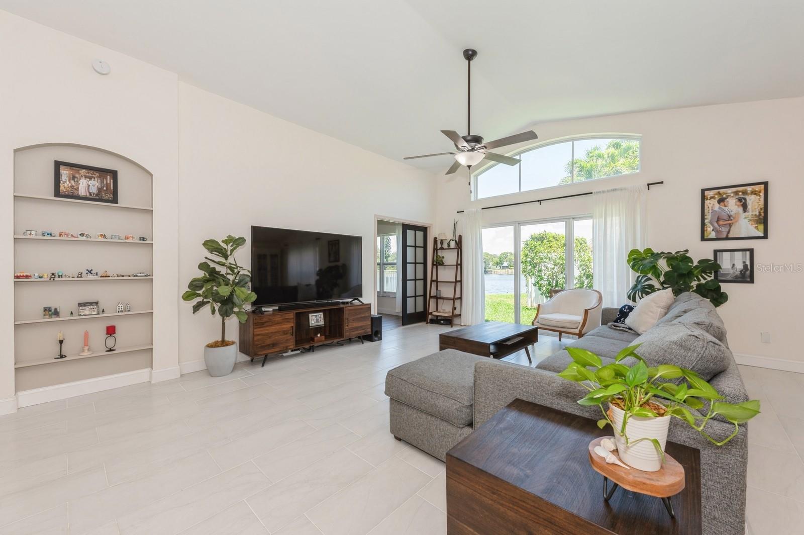 Image 27 of 41 For 7886 Manor Forest Boulevard