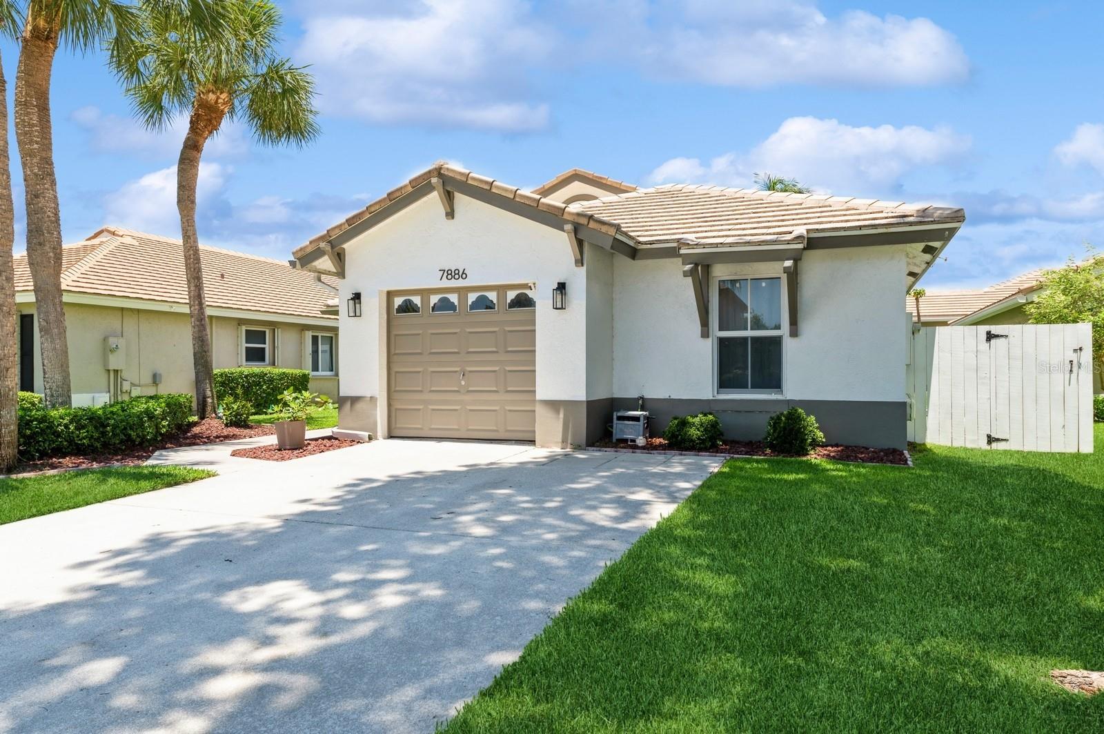 Image 33 of 41 For 7886 Manor Forest Boulevard