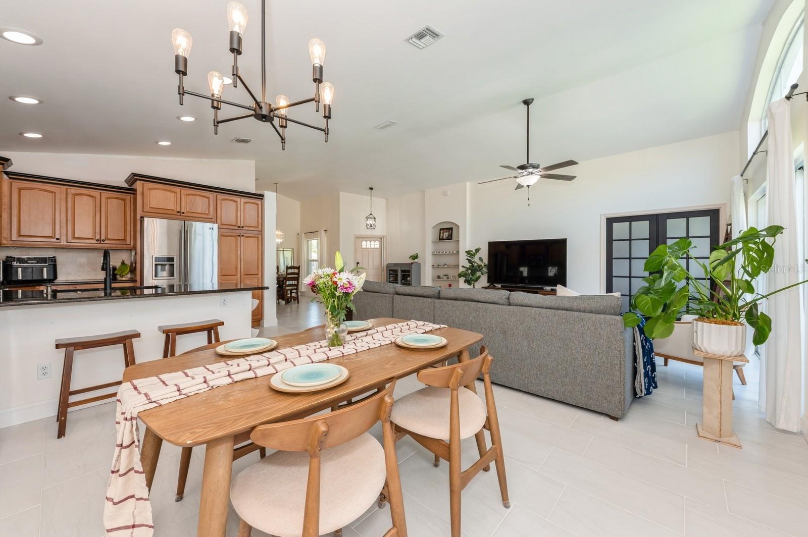 Image 5 of 41 For 7886 Manor Forest Boulevard