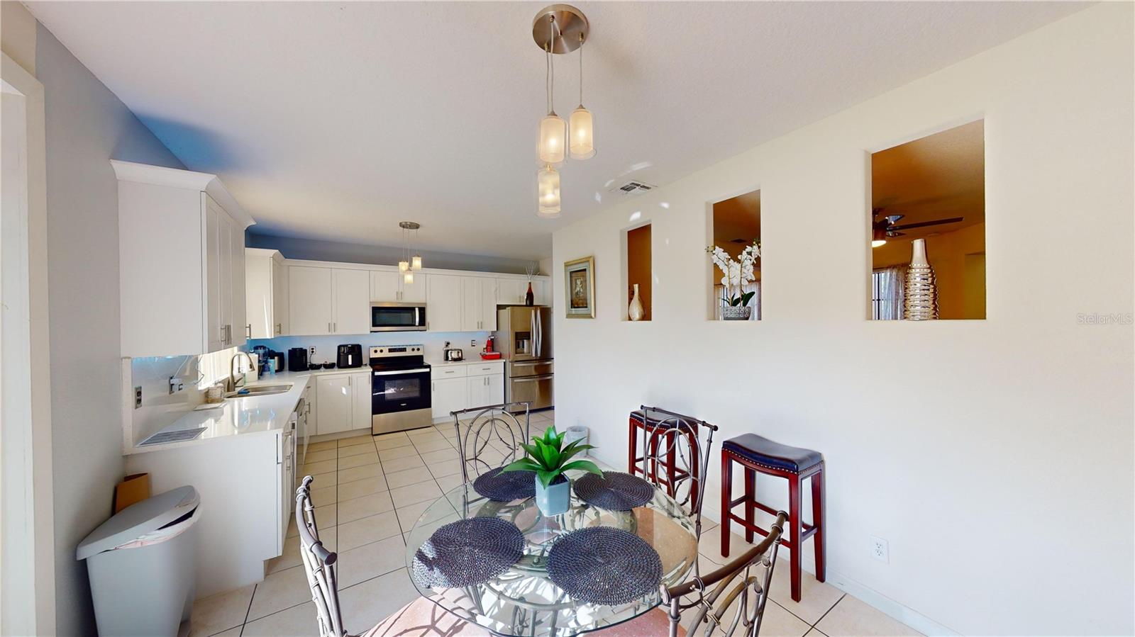 Image 17 of 58 For 3044 Camino Real Drive S