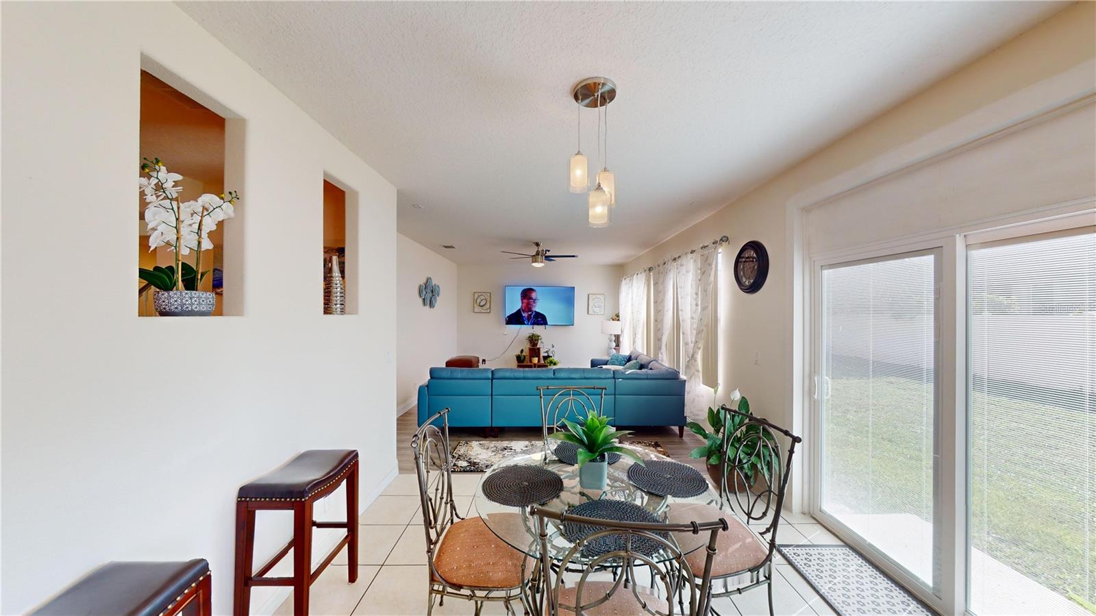 Image 21 of 58 For 3044 Camino Real Drive S